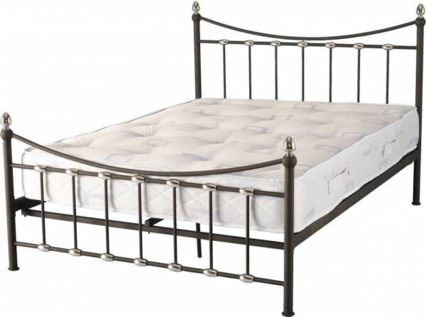 Dunbar 4'6" Bed